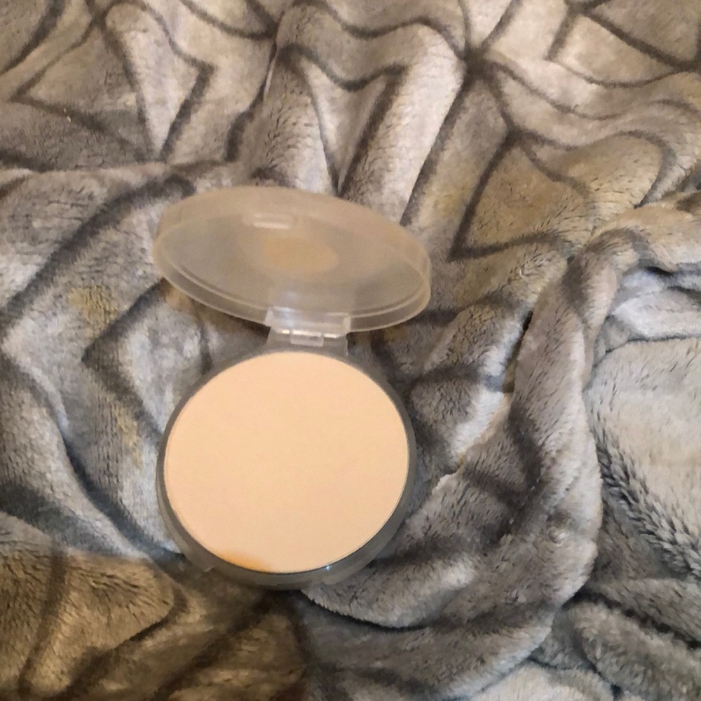 Merle Norman Ultra Powder Foundation-Fair